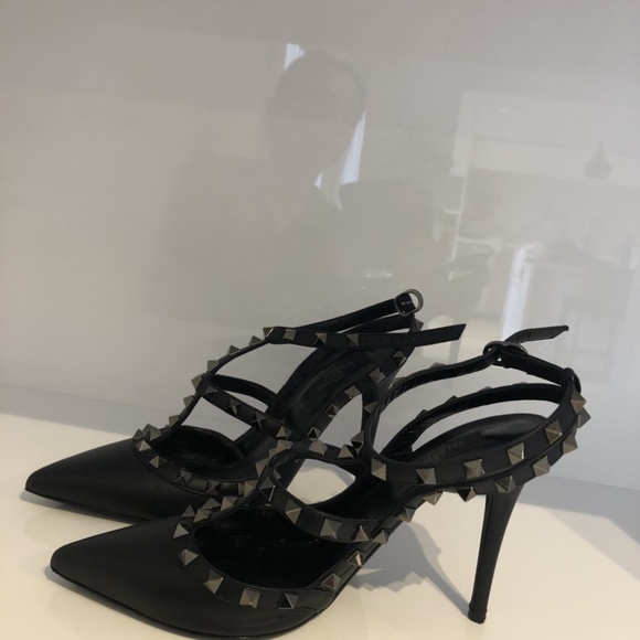 VALENTINO GARAVANI ROCKSTUD ANKLE STRAP PUMP - Picture 2 of 15